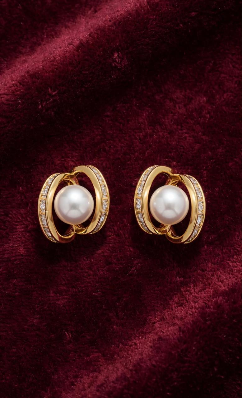 LUNA ORBIT - PEARL IN GOLD HALO STUDS