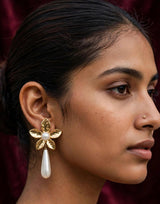 FLOWER PEARL DROP EARRINGS view 2
